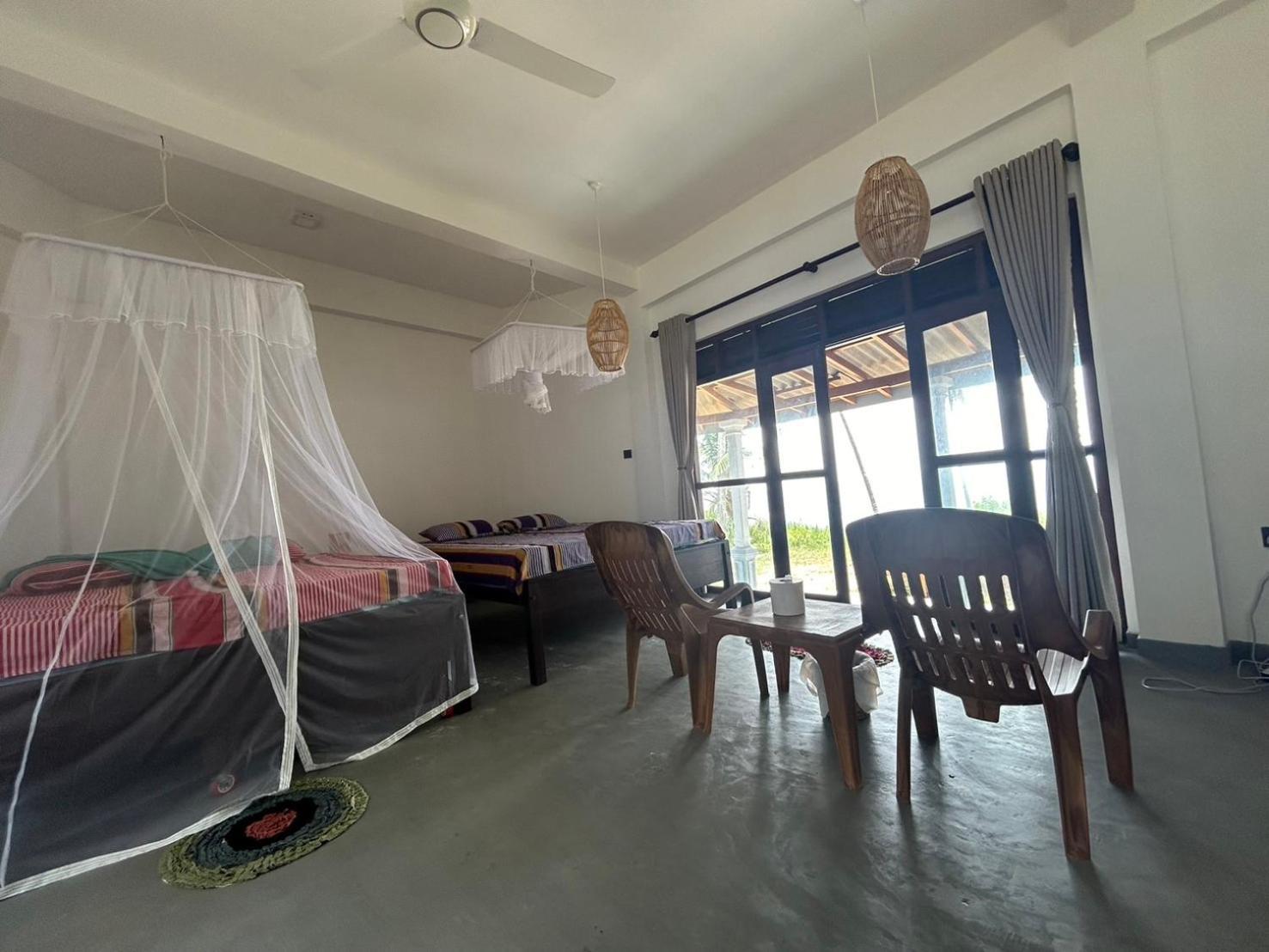 Pemuyan Mirissa70 Bed & Breakfast Exterior photo