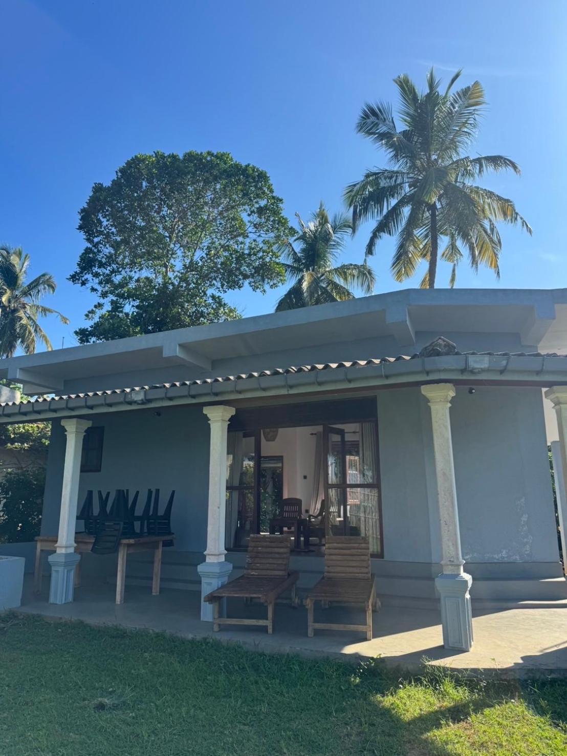 Pemuyan Mirissa70 Bed & Breakfast Exterior photo