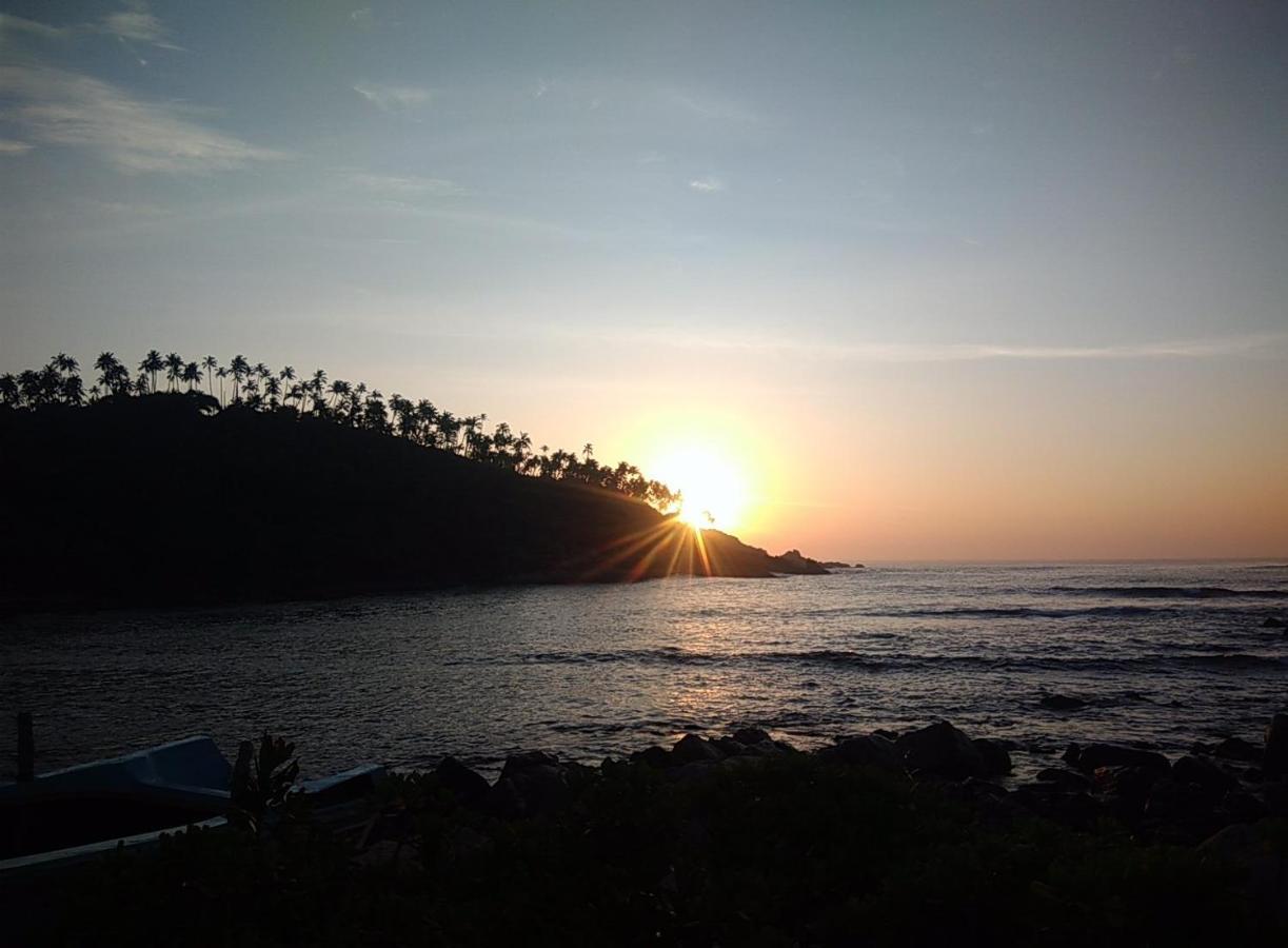 Pemuyan Mirissa70 Bed & Breakfast Exterior photo
